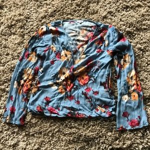 En Creme Vici Floral Cross Front Blouse